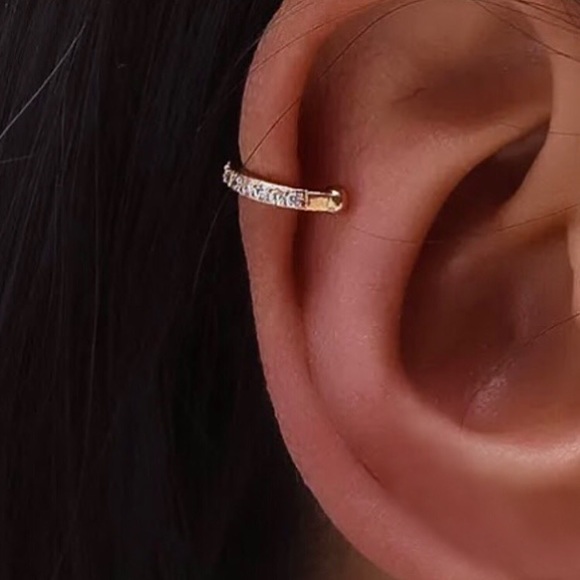 🔵𝟲𝟱%𝗢𝗙𝗙 𝗯𝘂𝗻𝗱𝗹𝗲𝘀 𝟯+🔵 NEW CZ Gold Bar Simple Ear Cuff - Picture 4 of 8